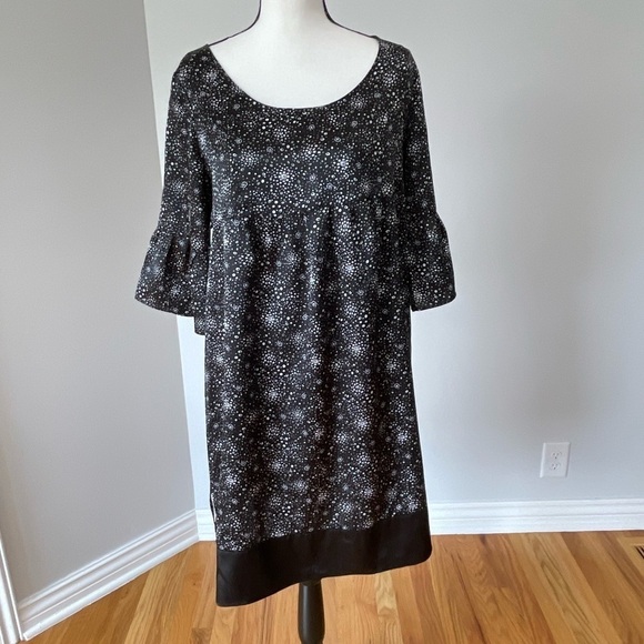 Tomorrow’s Mother maternity dress in a size medium - Picture 2 of 10